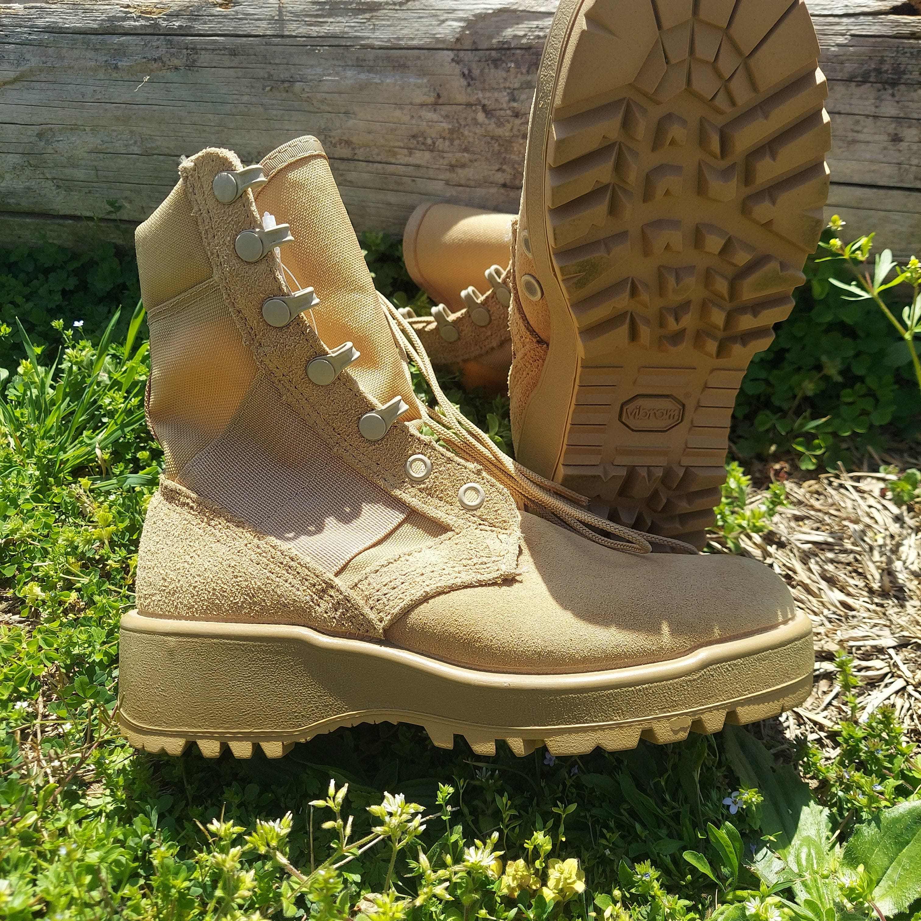 Hot Weather Army Combat Boots Mens 13 R Tan Suede Vibram Sole SPM1C1-13-D-1017 US Military Coyote Hot Weather 798 Combat Boot SPM1C1-13-D  main image 3