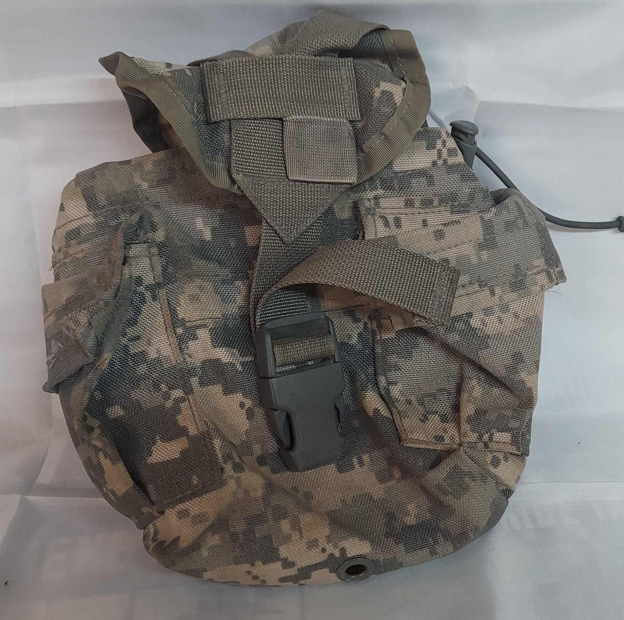Us US Military MOLLE ACU Canteen Cover With NEW 1 Quart OD Plastic
