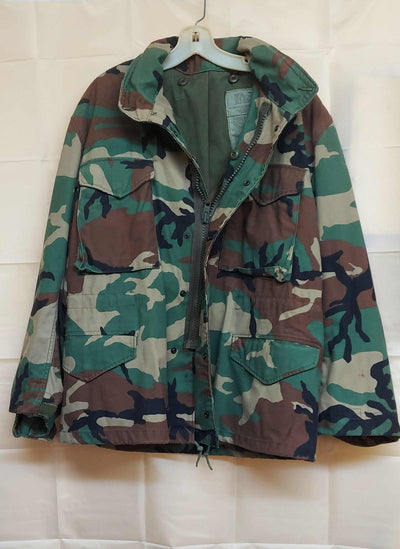 GI Gear Cold Weather Field Coat Cold Weather Field Coat is GI Issued jacket! Zippered front with buttons on inside for jacket liner (not included) added extra warmth. Has the adjustable velcro sleeGI Gear, Cold Weather Field Coat